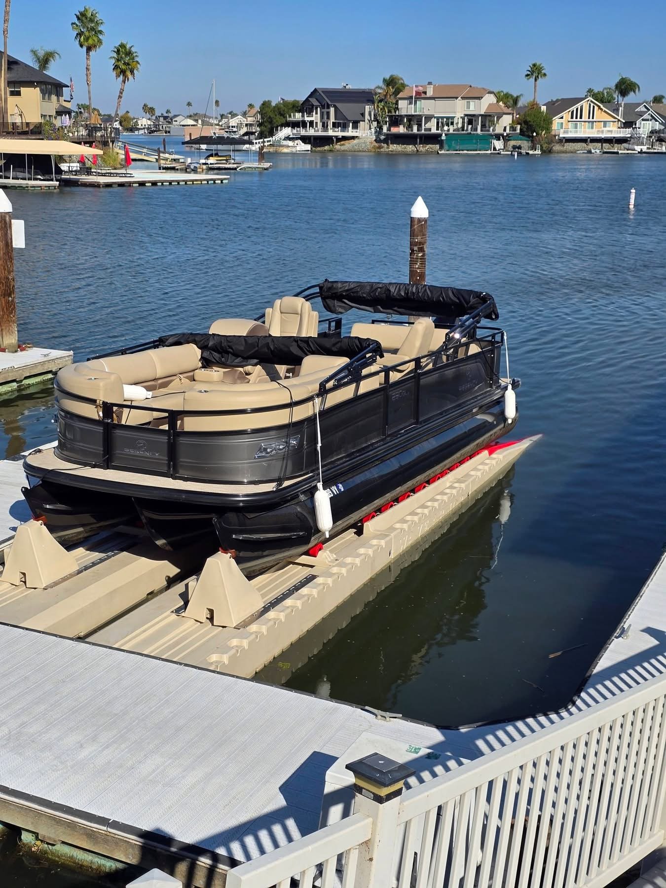 Pro Maxx Pontoon Port 8