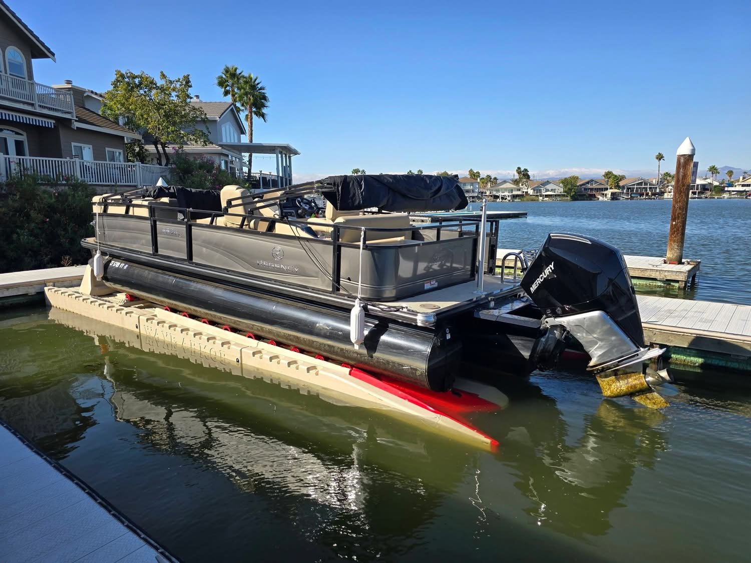 Pro Maxx Pontoon Port 9