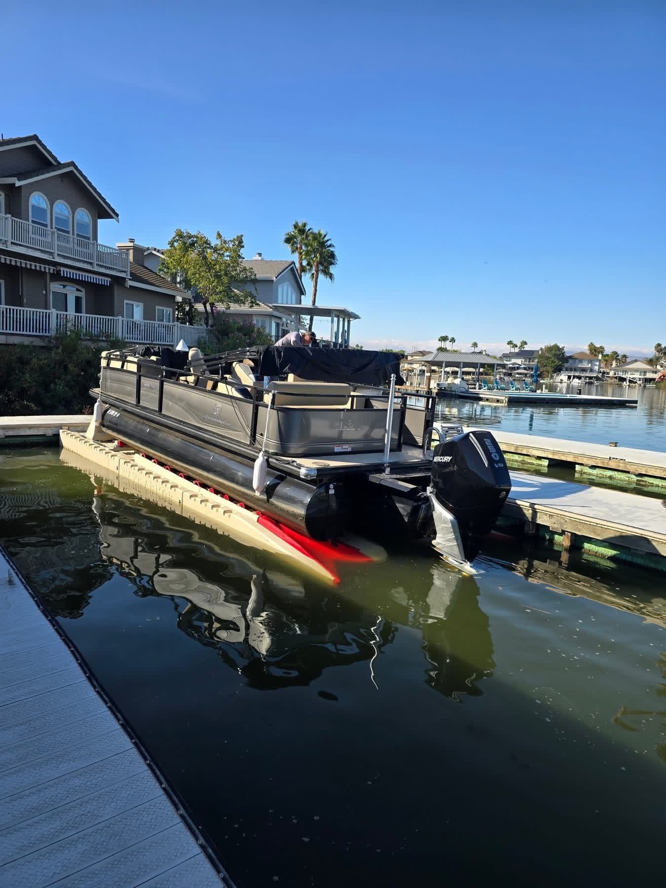 Pro Maxx Pontoon Port 11