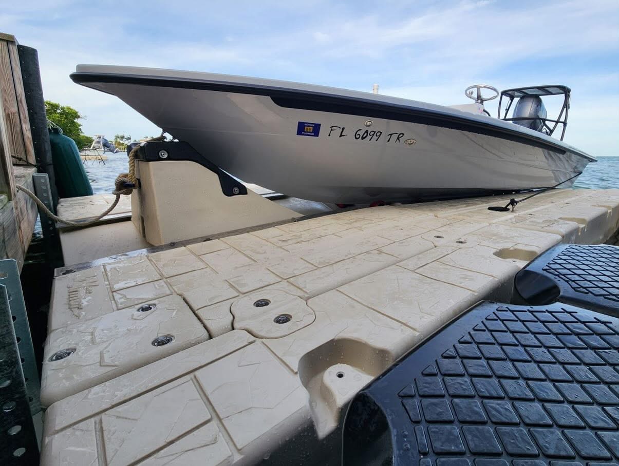 PRO 170 Boat Port 11